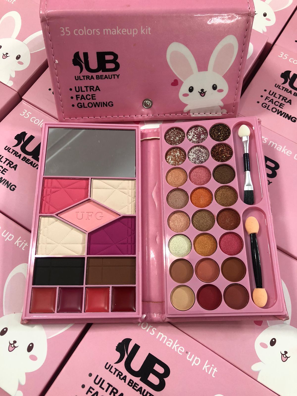 Ultra Beauty®️ 8 in 1 Master pallet * 6 colour Matte Eyeshadow * 12 colours Makhmali Eyeshadow * 4 colour Multy Eyeshadow * 2 colour Pure Glitter * 3 colour Blushon * 2 EyeBrow Setting shade * 2 Facepowder (shinner + Matte) * 4 colours Lipstick