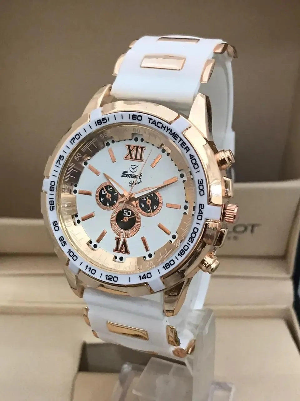 FASHIONABLE WATCHES Sports Rubber Straps Analog Watch for men and watch for boys