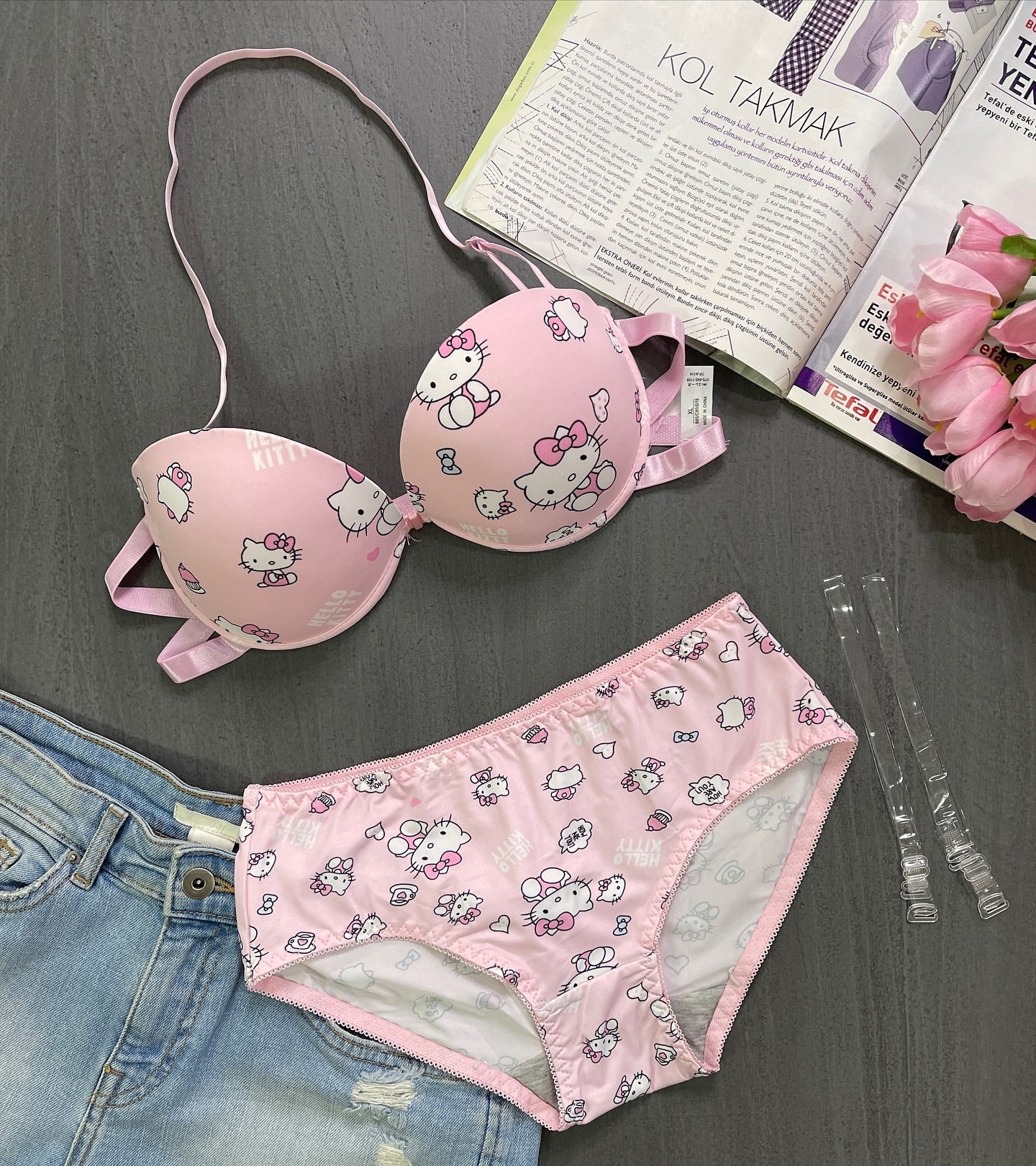 High Quality Front Open 4 In 1 Push-up Hello Kitty Print Adjustable Straps Bra Panty Set 016