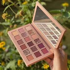 18/60 color Makeup Kit || Makeup Kit || Base All In One kit || Eyeshadow kit for ALL Women